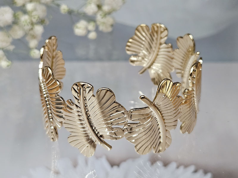 Браслет 1962002600376: цена 575 рублей.