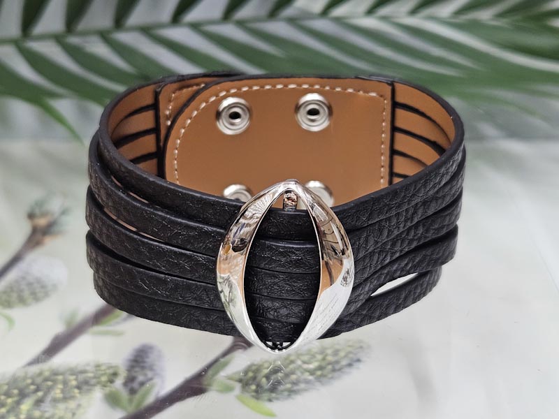 Браслет 2193002600137: цена 1475 рублей.