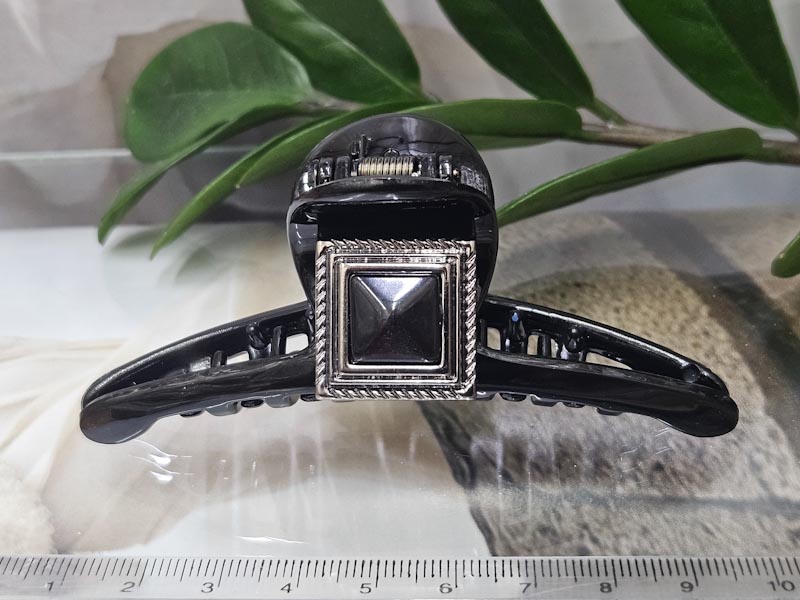 Заколка 1915001601660: цена 265 рублей.