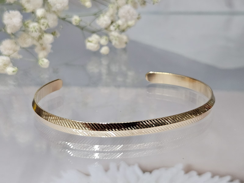 Браслет 1962002600116: цена 295 рублей.