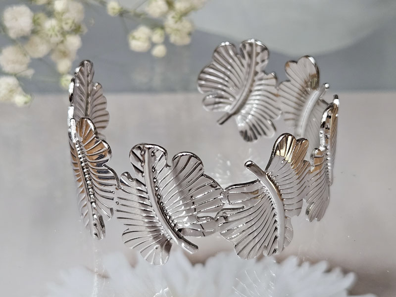 Браслет 1962002600383: цена 575 рублей.