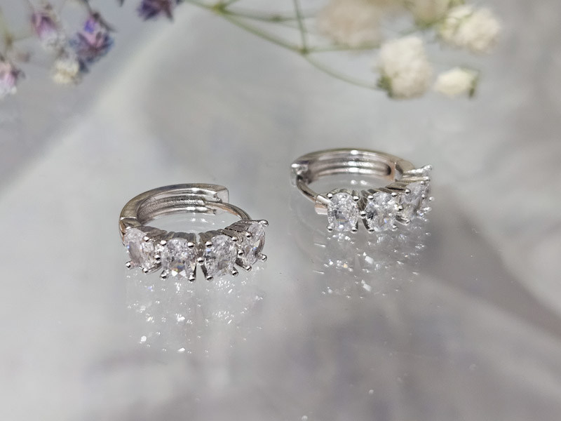 Серьги 2249026600049: цена 260 рублей.