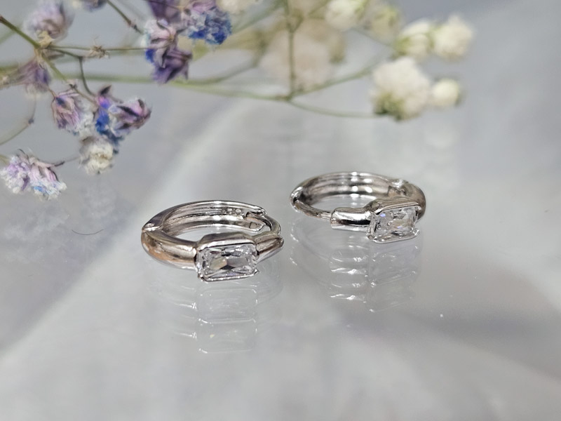 Серьги 2249026600070: цена 210 рублей.