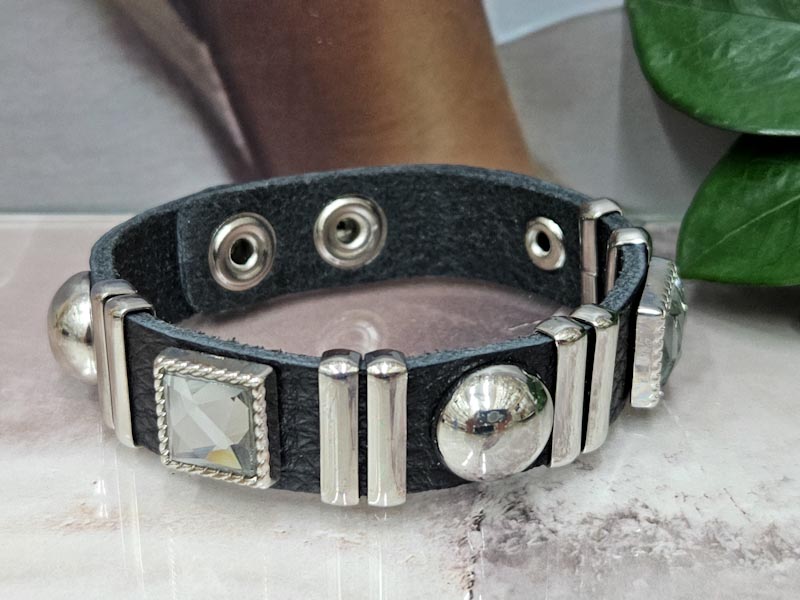 Браслет 1120002600080: цена 575 рублей.