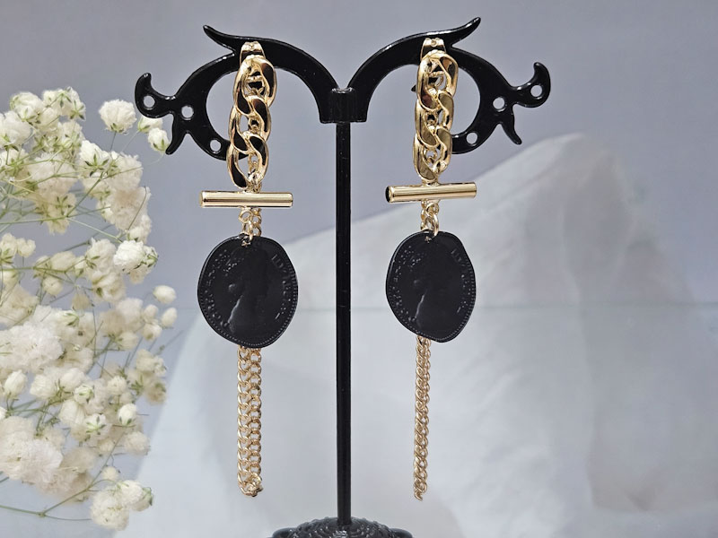 Серьги 2246026600048: цена 650 рублей.