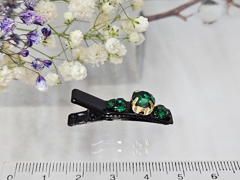 Заколка 1866001600446: цена 135 рублей.