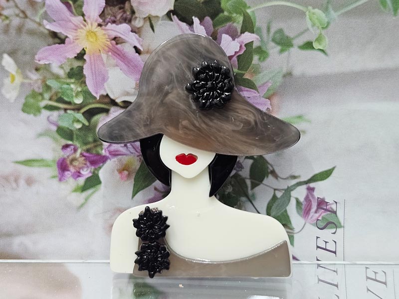 Брошь 1816006500074: цена 575 рублей.