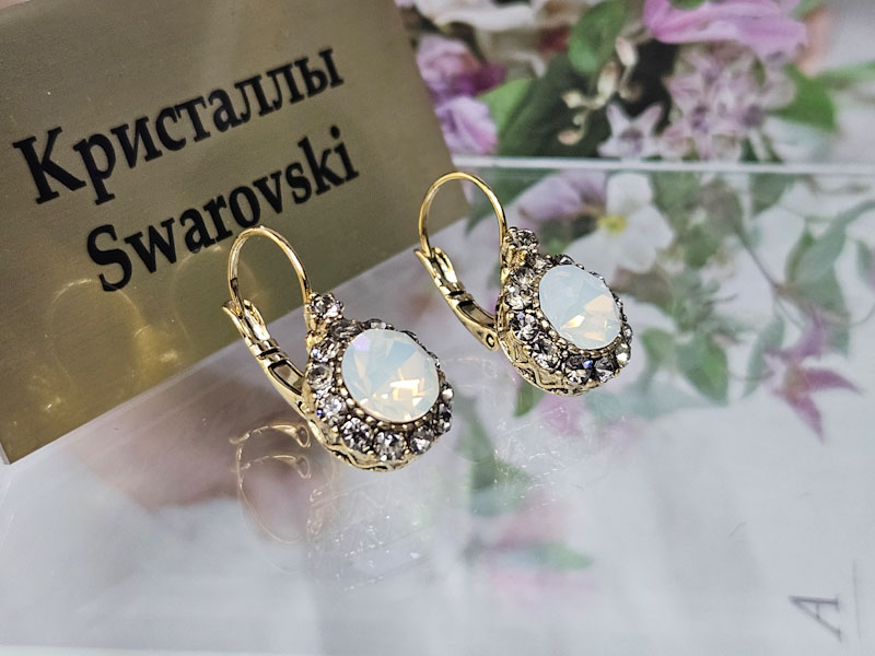 Серьги 1141006500084: цена 610 рублей.