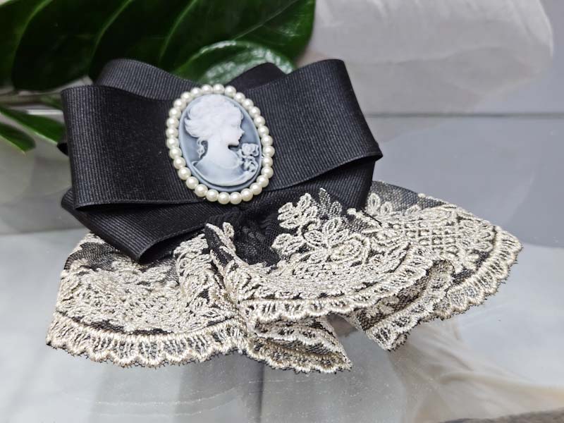 Брошь 1265006500032: цена 820 рублей.