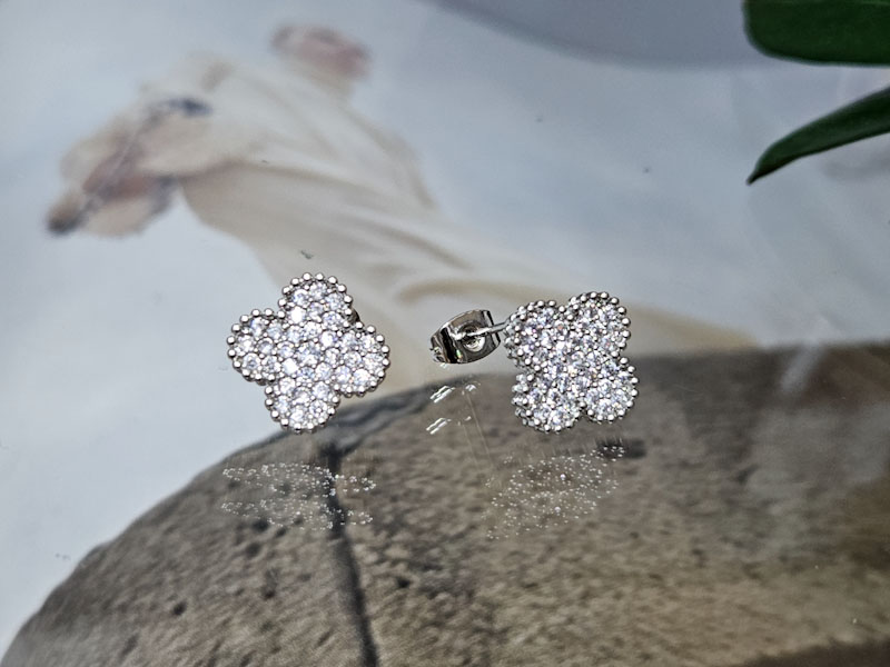 Серьги 1197006500043: цена 540 рублей.