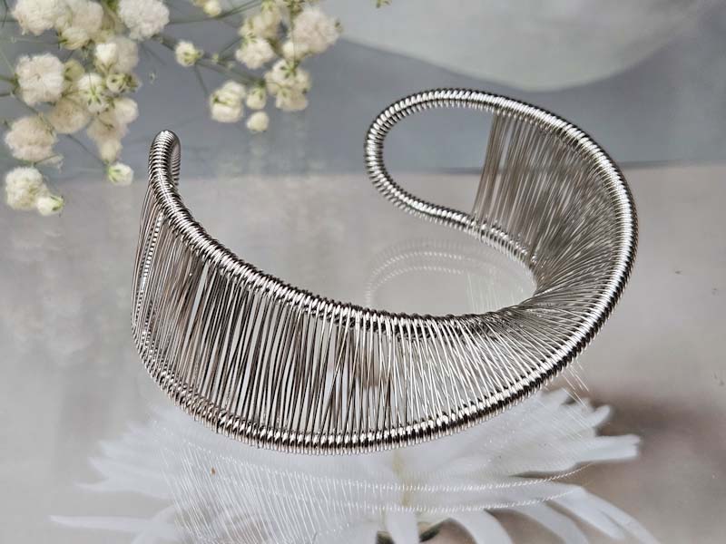 Браслет 1962002600086: цена 655 рублей.