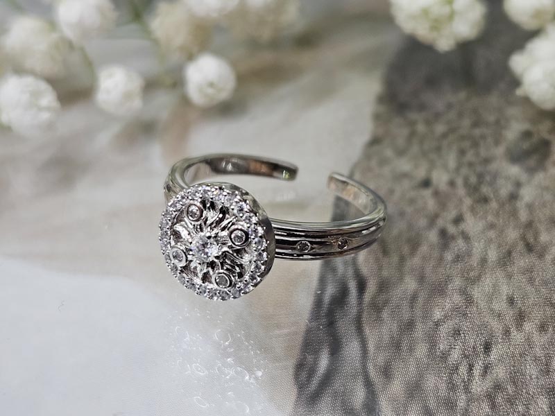 Кольцо 2247026600274: цена 620 рублей.