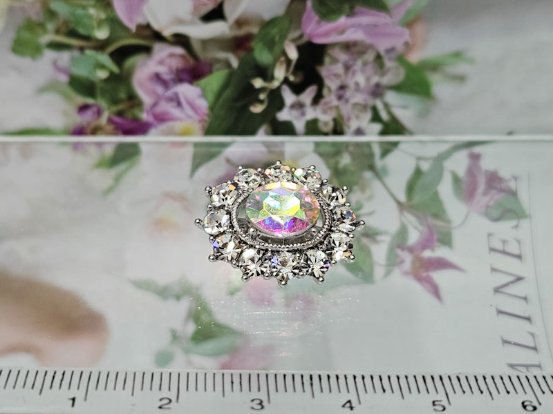 Брошь 1720006500241: цена 200 рублей.