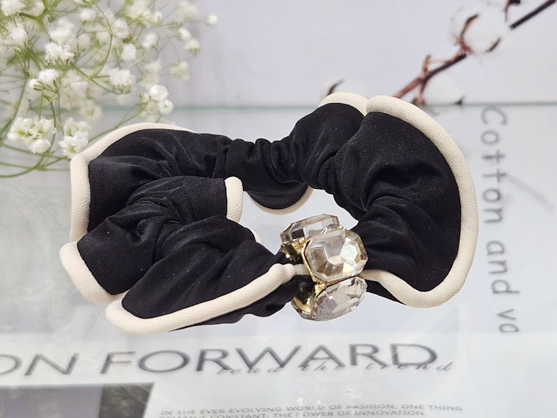 Резинка 2198001600034: цена 230 рублей.