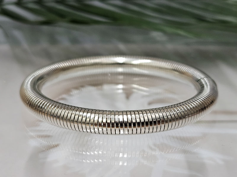 Браслет 1990002600034: цена 410 рублей.