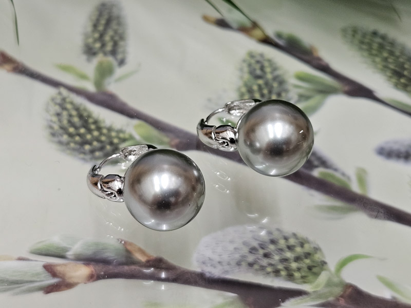 Серьги 1300006500016: цена 740 рублей.