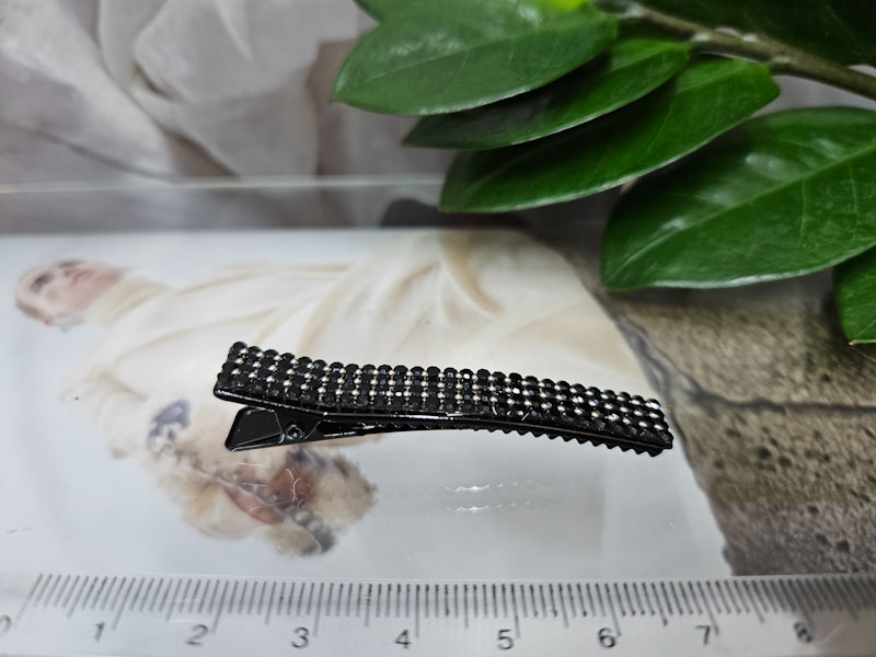 Заколка 1310001600352: цена 100 рублей.