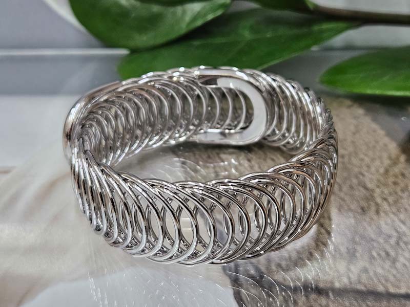 Браслет 1021002600066: цена 330 рублей.