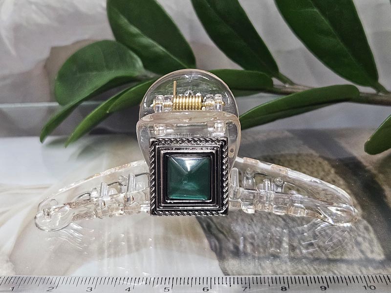 Заколка 1915001601639: цена 265 рублей.