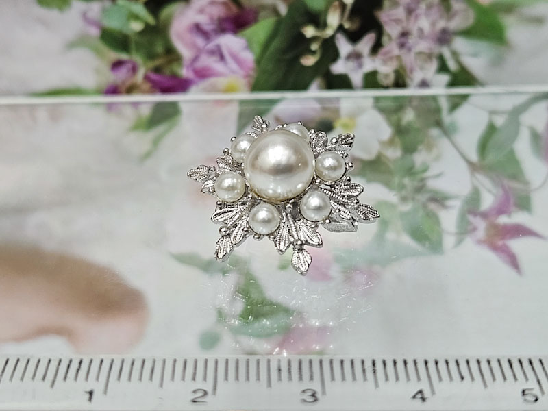 Брошь 1720006500319: цена 200 рублей.