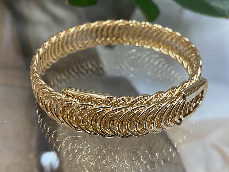 Браслет 1021002600035: цена 250 рублей.