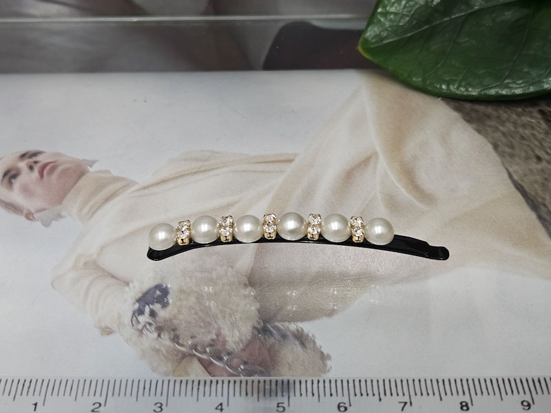 Заколка 1045001600285: цена 100 рублей.