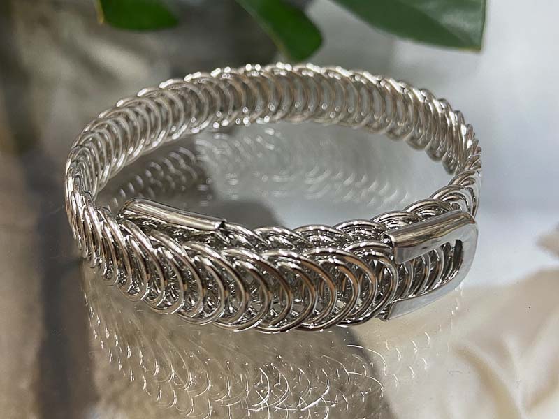 Браслет 1021002600042: цена 250 рублей.