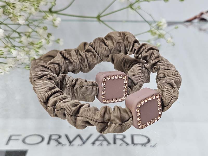 Резинка 2138001600030: цена 100 рублей.