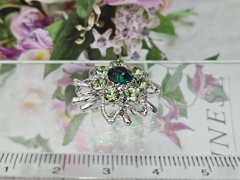 Брошь 2235006500089: цена 165 рублей.