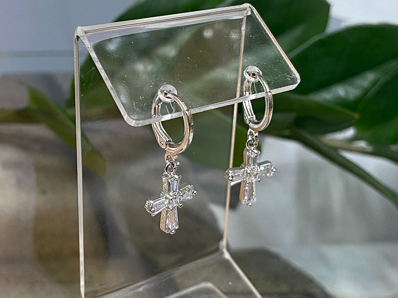 Серьги 1197006500135: цена 410 рублей.