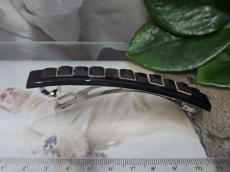 Заколка 1031001600790: цена 215 рублей.